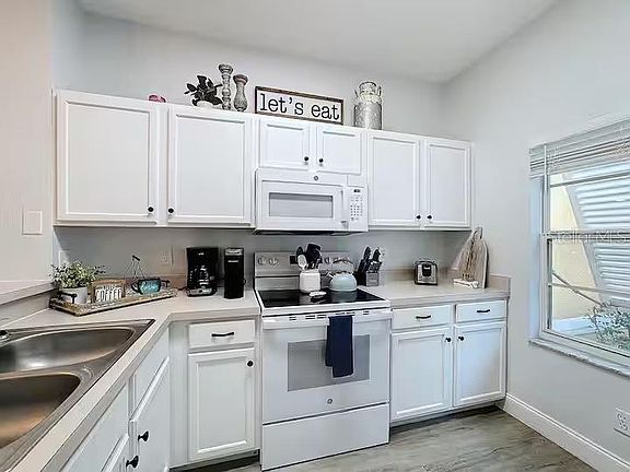 3rd image of 8493 Crystal Cove Loop