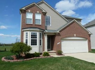 457 Chantilly Ln, Chelsea, MI 48118