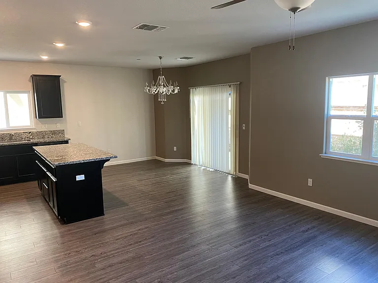 723 Phillipi Way — Photo 2