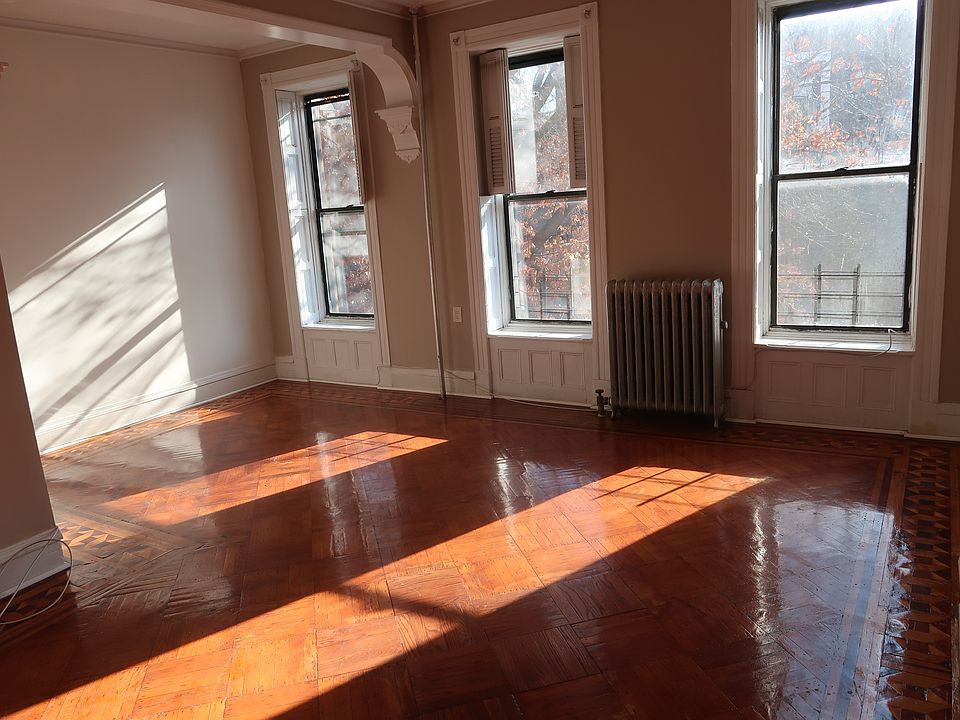1st image of 627 Willoughby Ave #5