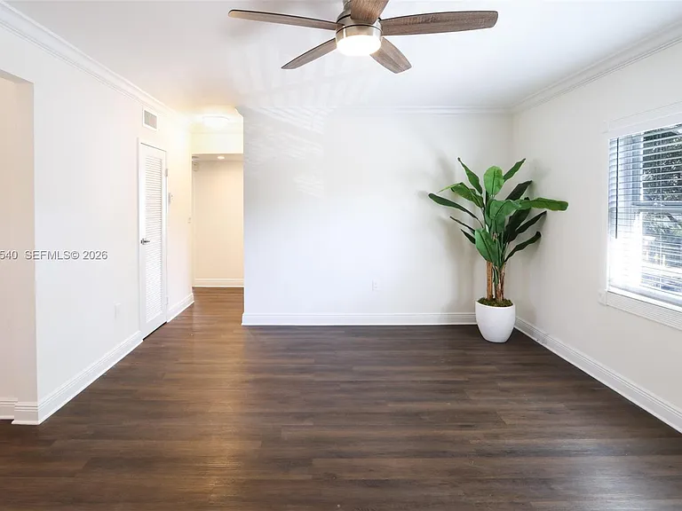 7740 SW 54th Ct #52D — Photo 3