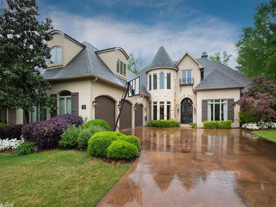 1st image of 70 Vigne Blvd