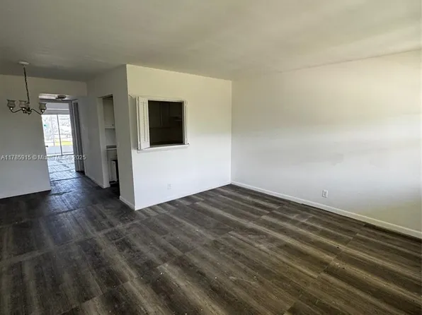 42 Sheffield St E #B, Wellington, FL 33414