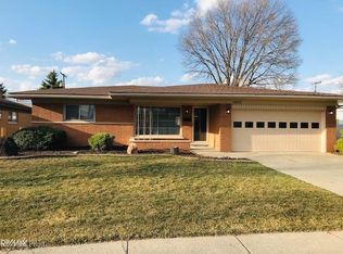 11473 Racine Rd, Warren, MI 48093