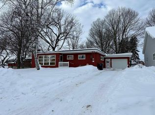 408 S 4th St, Mount Horeb, WI 53572