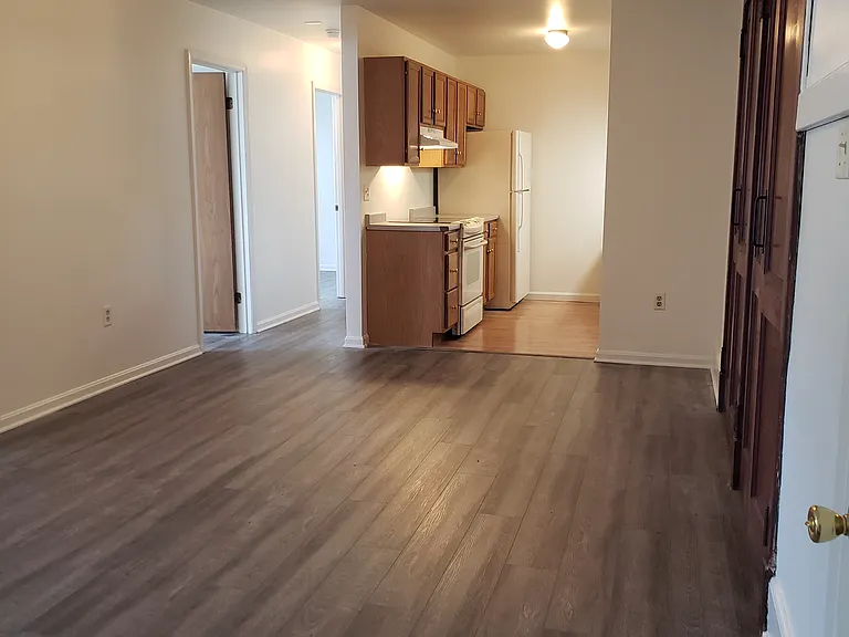 1319 3rd St #8 — Photo 3