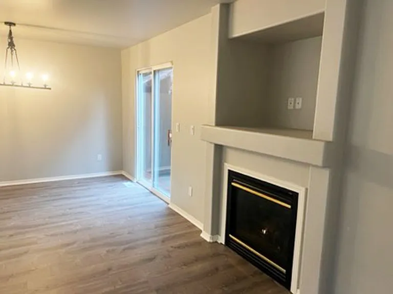 1008 Sunset Blvd NE #B — Photo 11