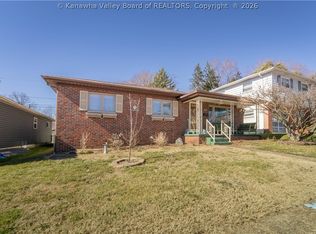 435 24th St, Dunbar, WV 25064