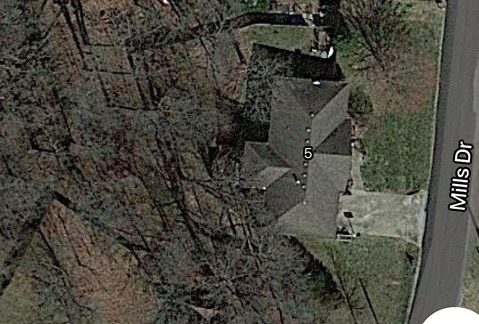2nd image of 5 Mills Dr