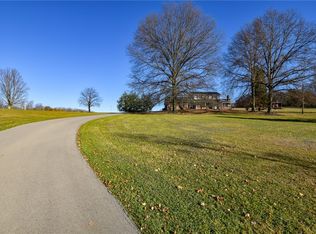 532 W Sunbury Rd, Butler, PA 16001