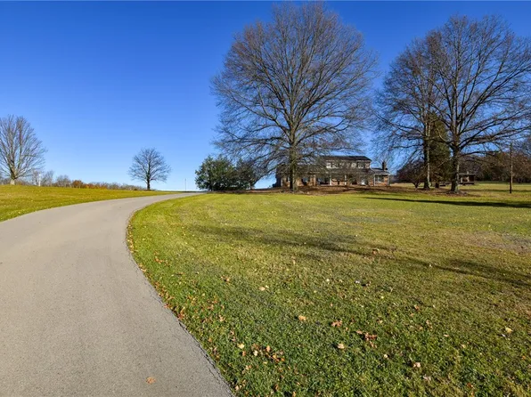 532 W Sunbury Rd, Butler, PA 16001