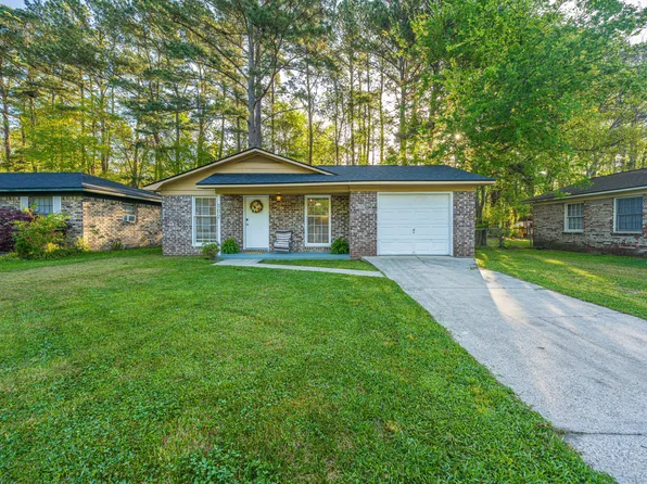 302 Elliott Dr, Ladson, SC 29456