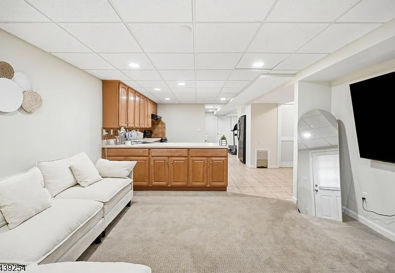 75 Spring Hill Cir — Photo 17