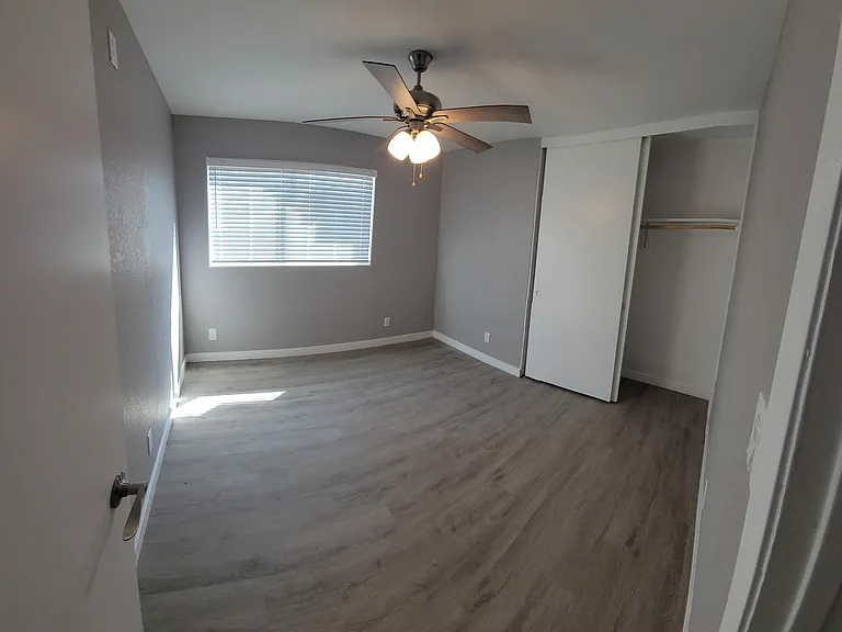 618 E 107th St #1 — Photo 4