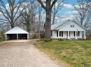 316 Cape Hickory Rd, Hickory, NC 28601