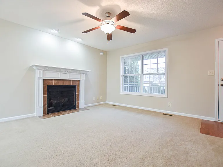 3414 Bradfield Dr — Photo 3