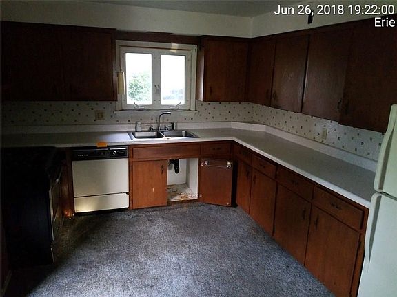 3rd image of 2931 Pine Ave