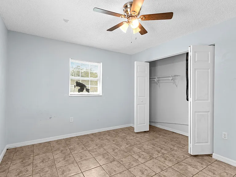2334 N Roxbury Rd — Photo 15