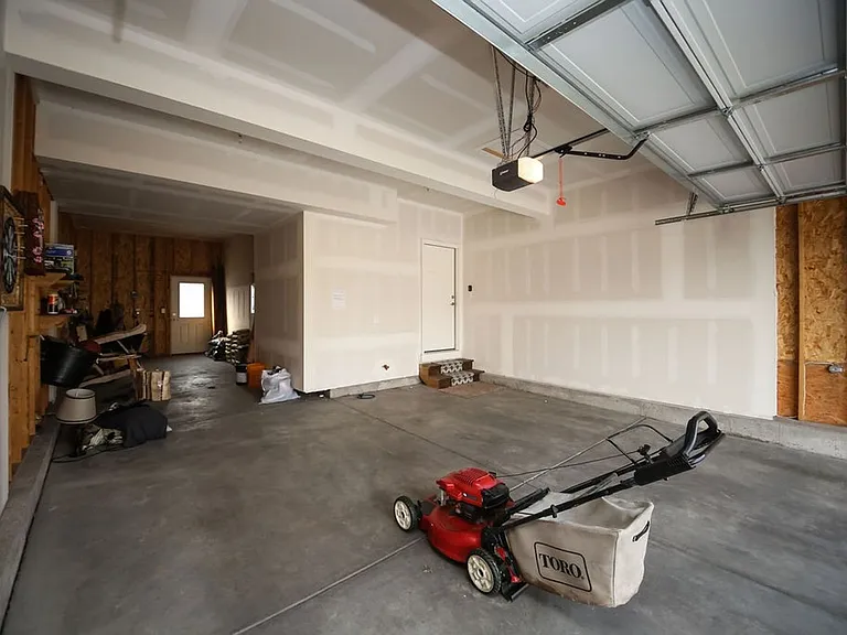 6987 Sumner St — Photo 35