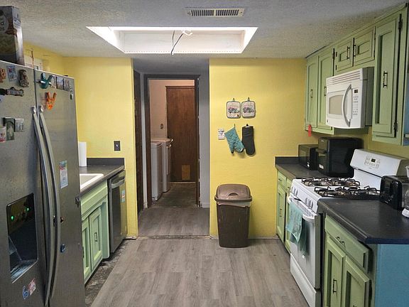 4th image of 314 Goddard Ave