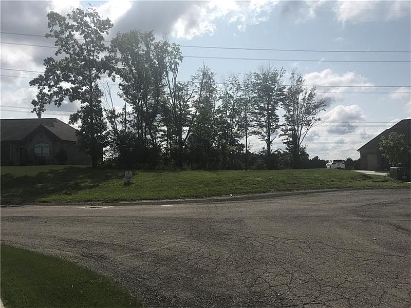 2nd image of 219 Tudor Ln