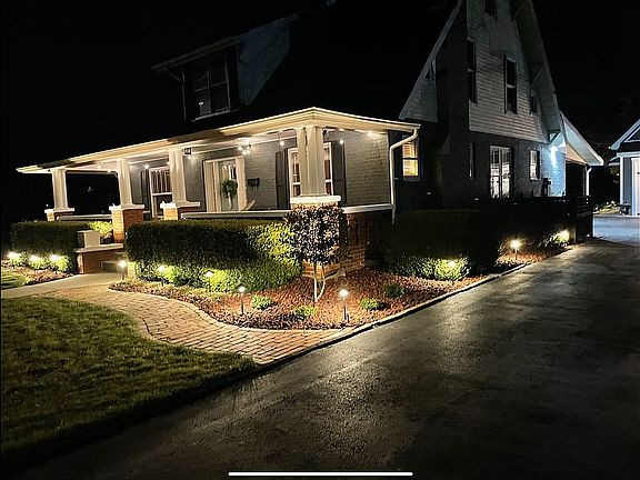 3rd image of 1027 Pelham St