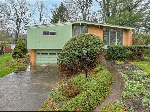 815 Breezewood Dr, Glenshaw, PA 15116