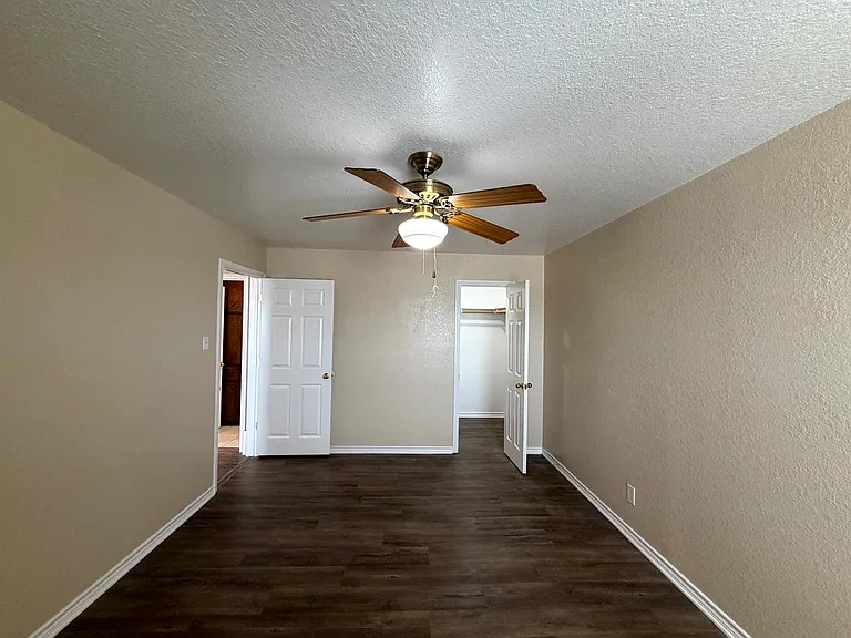 2302 Wales Cir #A — Photo 10
