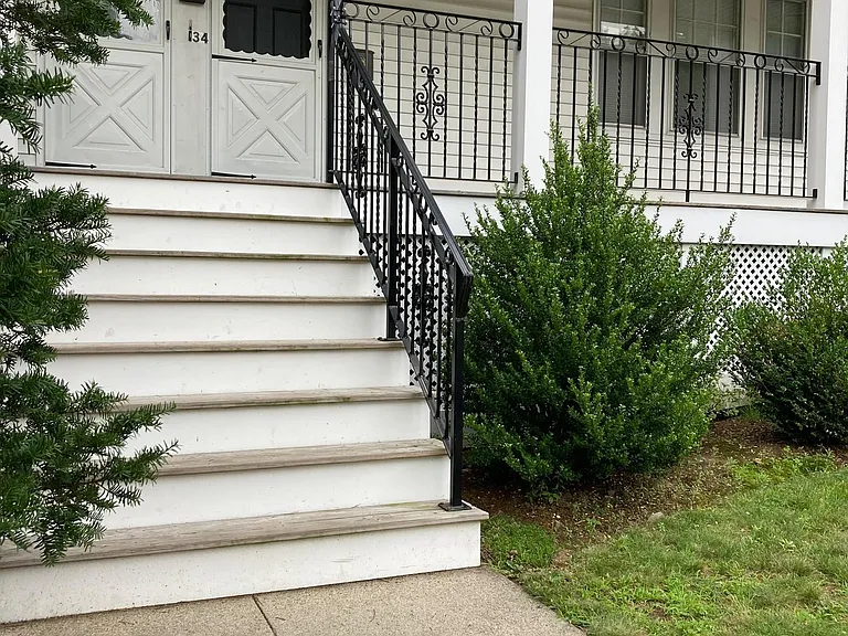 34 School St — Photo 2
