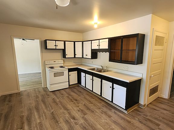 2nd image of 489-551 W Main St #601