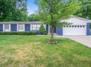 16080 Harbor Point Dr, Spring Lake, MI 49456