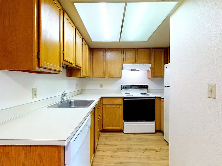 Seattle North Apartments — Photo 66