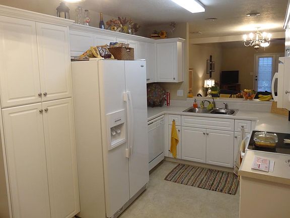 Spacious eat-in kitchen with large pantry