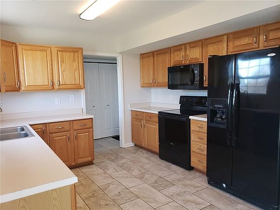 4th image of 601 Sweet Creek Dr