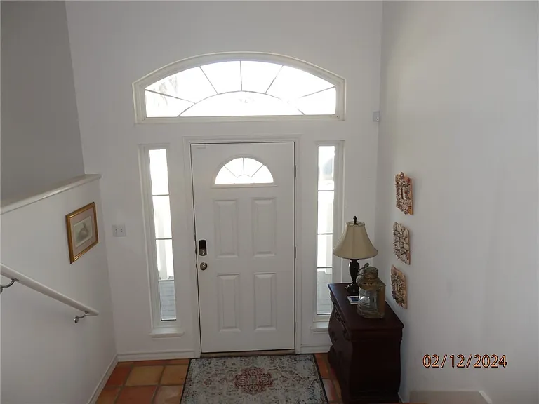 256 Beachwalk Ln — Photo 2