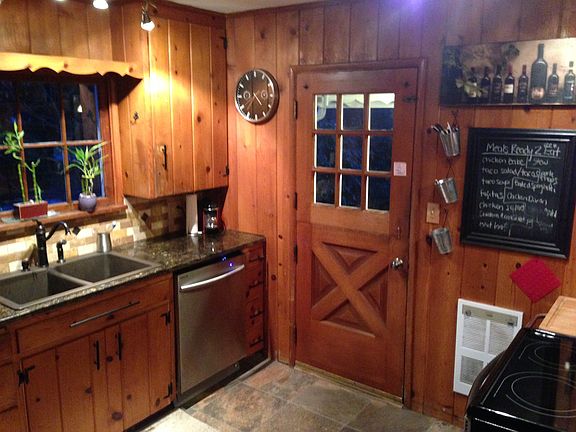 granite, tile, stainless appliances