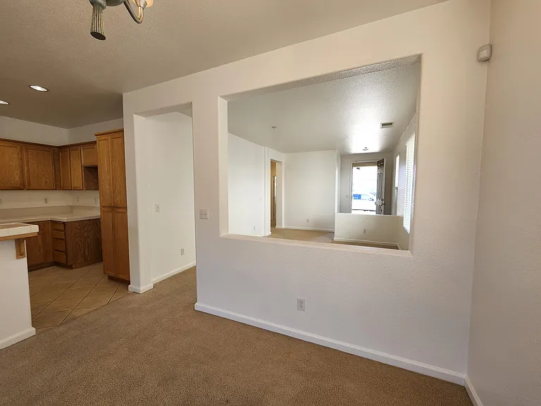 2357 Saint Augustine Dr — Photo 4