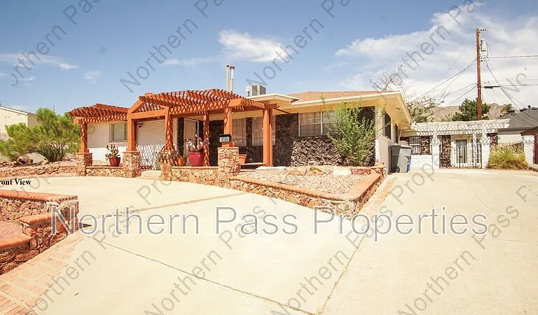 356 Coral Hills Rd — Photo 2