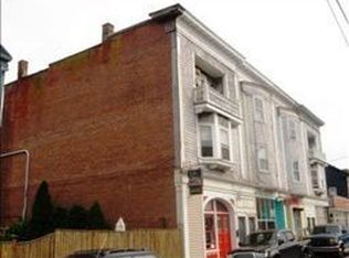3-19 Caleb Earl St, Newport, RI 02840