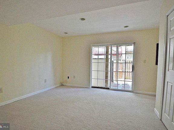 3rd image of 3539 Christy Ln