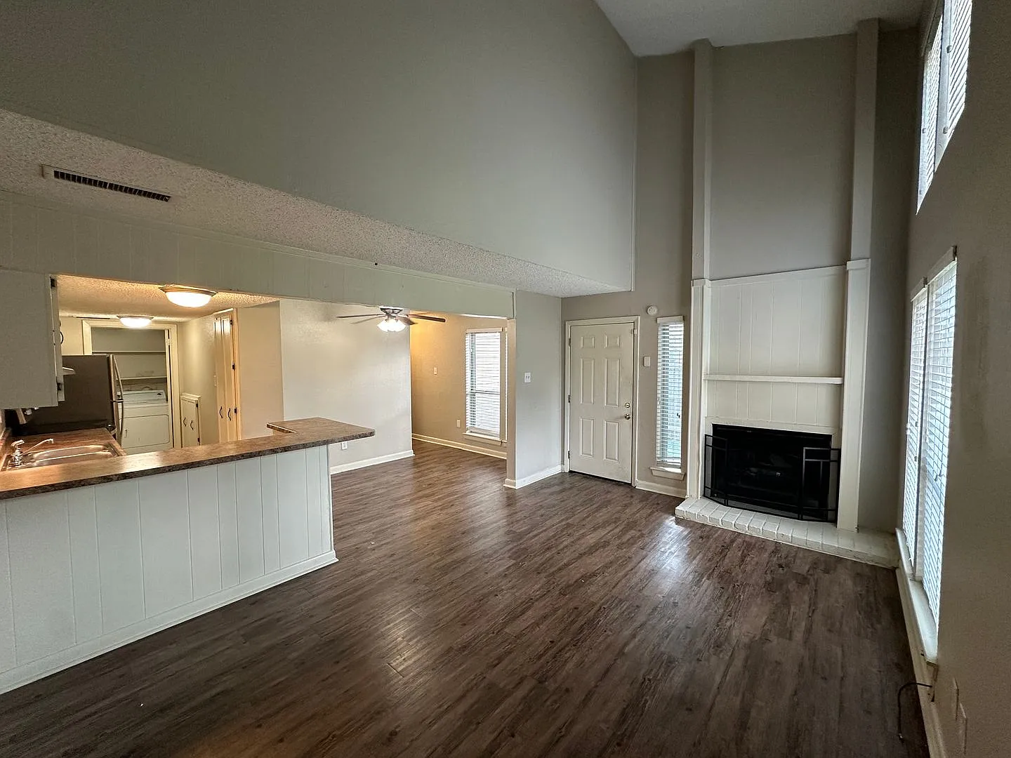 3BD/2BA Townhouse located on the Germantown/Memphis Line! — Photo 3