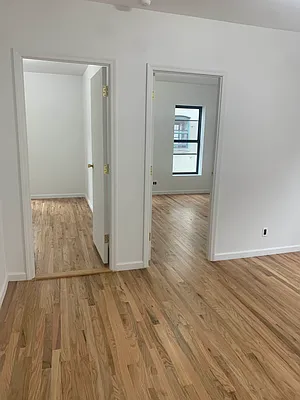 Rented by M.Grossman R.E. Management | media 14