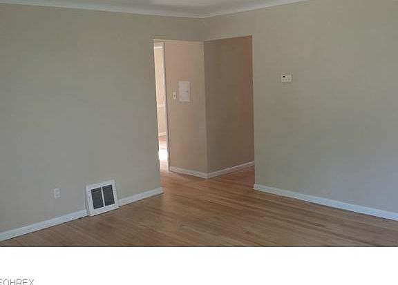 3rd image of 12704 Oakview Blvd