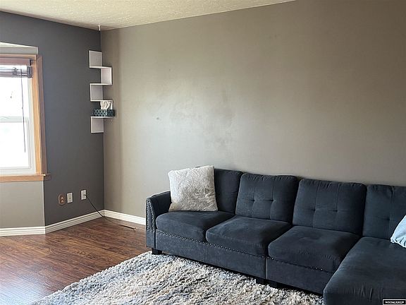 4th image of 104 E College Ct