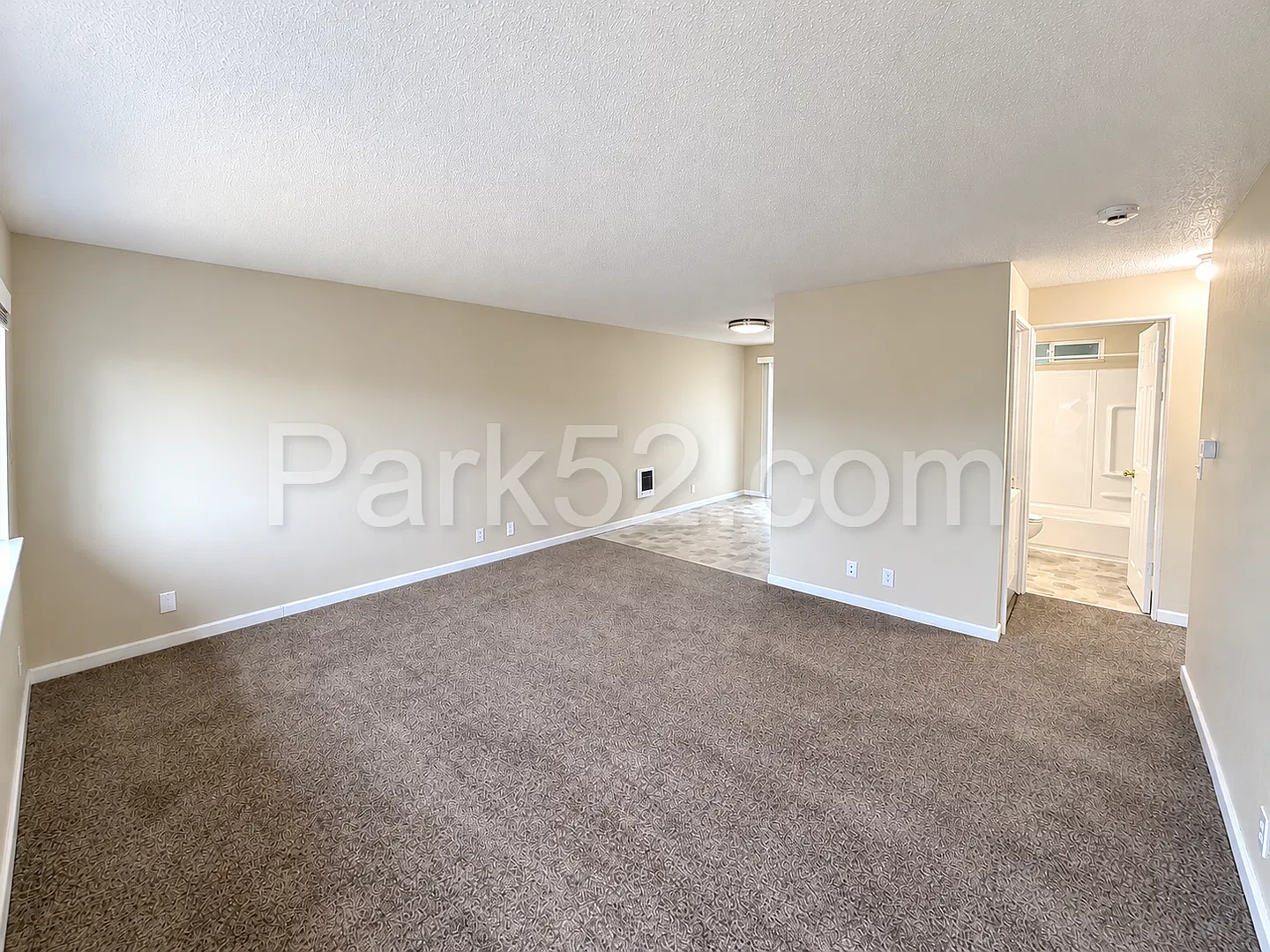 1st Full Month's Rent FREE! Tacoma Area 2 Bedroom 1 Bathroom Duplex — Photo 3