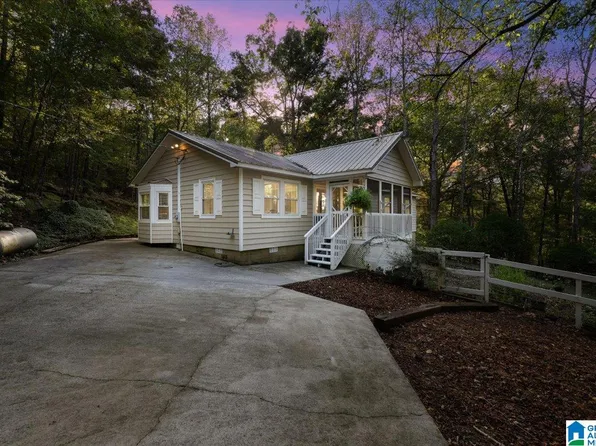 351 Poplar Ln, Warrior, AL 35180