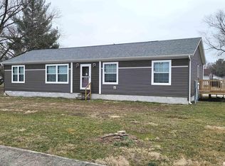 500 Thomas St, Iuka, IL 62849