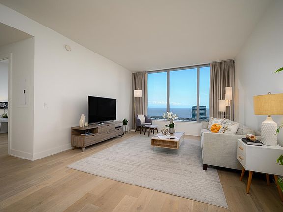 3rd image of 201 Folsom St APT 23F