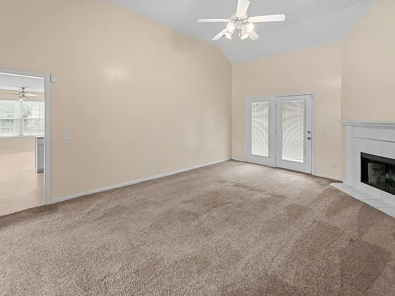 119 Pampas Dr — Photo 11