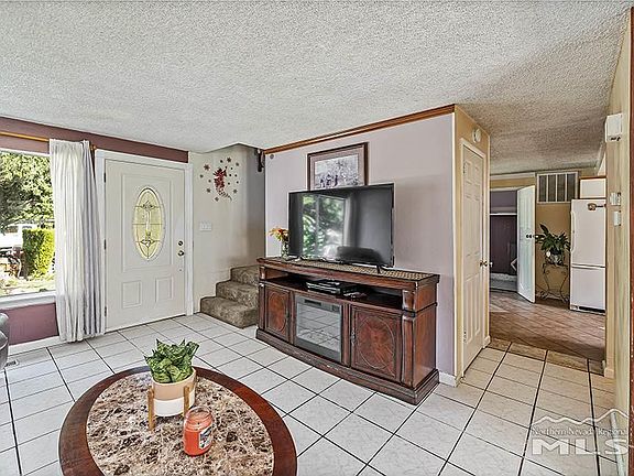 4th image of 2527 Janelle Dr